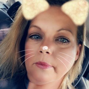 Meet your Posher, Cynthia